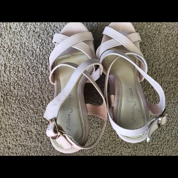 Pale pink wedges - Picture 3 of 3